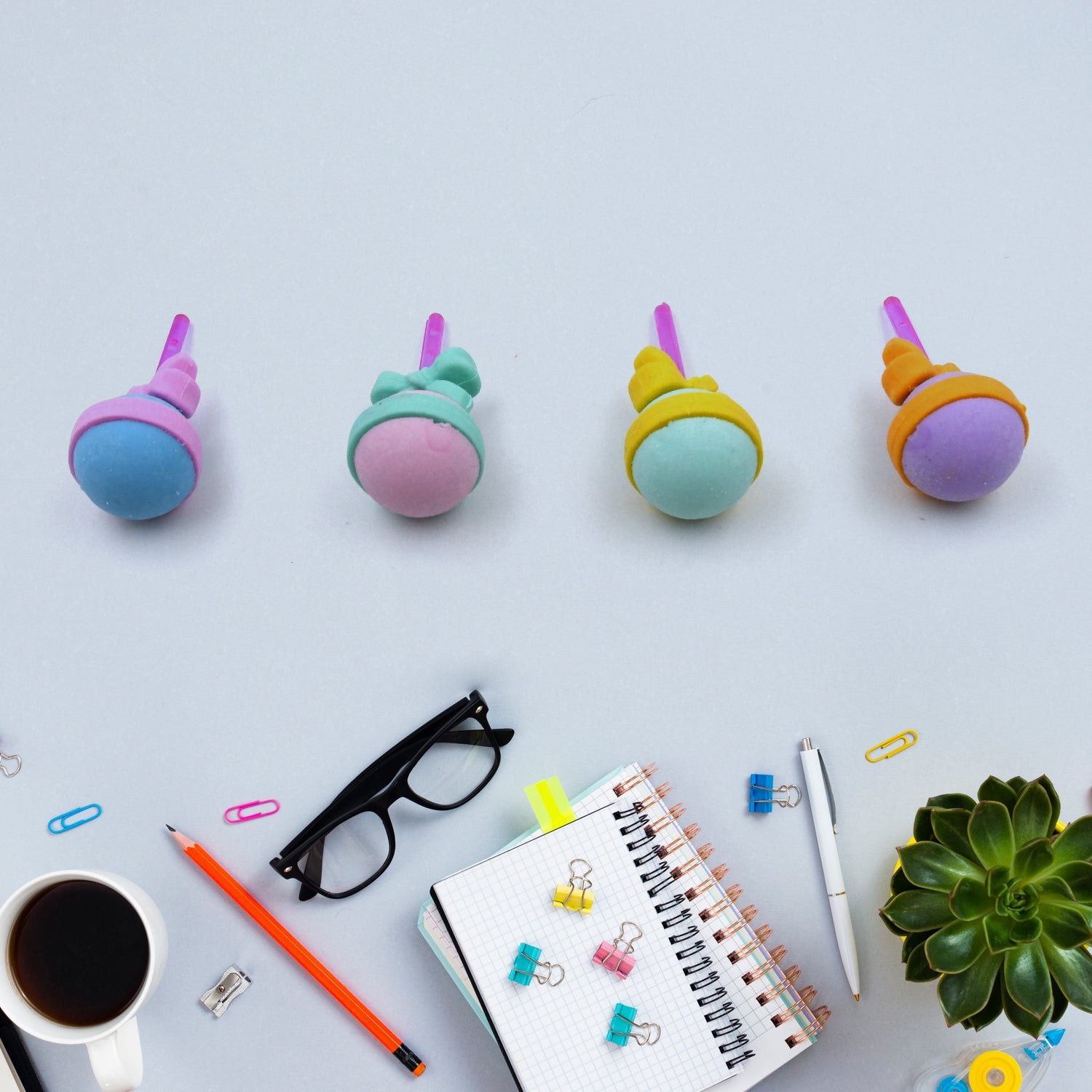 Ice cream-shaped erasers, colorful and fun for kids. Ice cream-shaped erasers, colorful and fun for kids.